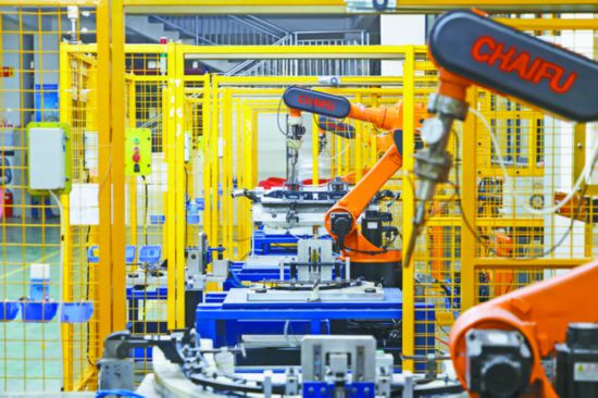 四川广安 数字化智能化改造赋能企业转型升级，工业机器人制造助推智能工厂建设